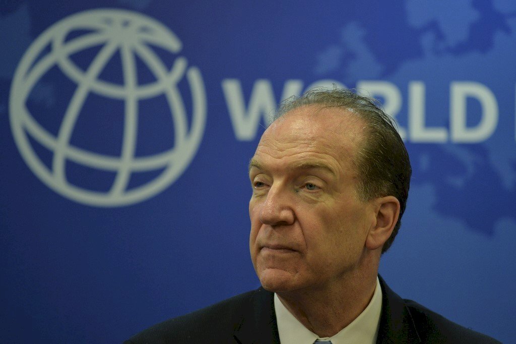 Ipinahayag noong ika-15 ni World Bank President Malpass (David Malpass) na bababa na siya sa posisyon na mas maaga ng isang taon. (AFP)
