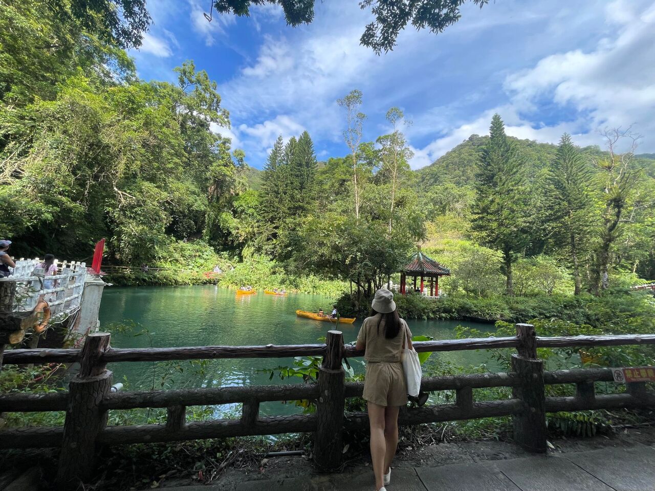 Wulai Waterfall 烏來瀑布 Wulai Waterfall 烏來瀑布