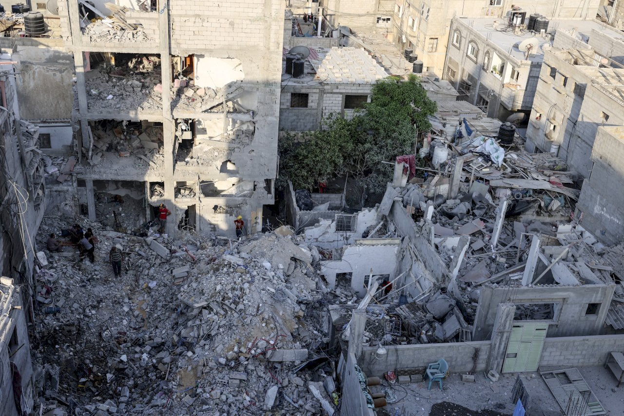 Inatake ang ospital sa Gaza, sinabi ni Biden na nagkamali ang pinaghihinalaang organisasyon ng terorista sa paglulunsad ng isang rocket