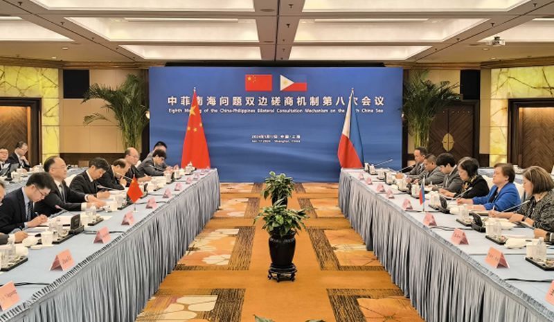 Nagpupulong ang mga diplomat ng Tsina at Pilipinas para humingi ng mabuting komunikasyon at pamamahala sa mga kaguluhan sa South China Sea