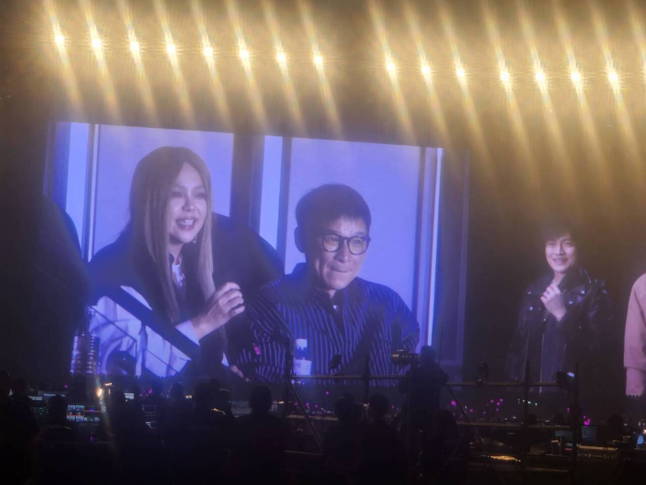 Jay Chou Nagpa-Concert Kasama si Chen Chieh-Hsien; Mayday at A-Mei Dumalo Rin