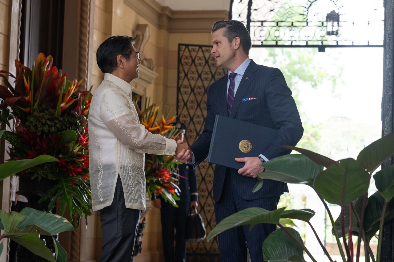Pete Hegseth bumisita sa Pilipinas, muling pinagtibay ang pangako ng U.S.; Hukbong Sandatahan ng Tsina nagpatrolya sa South China Sea