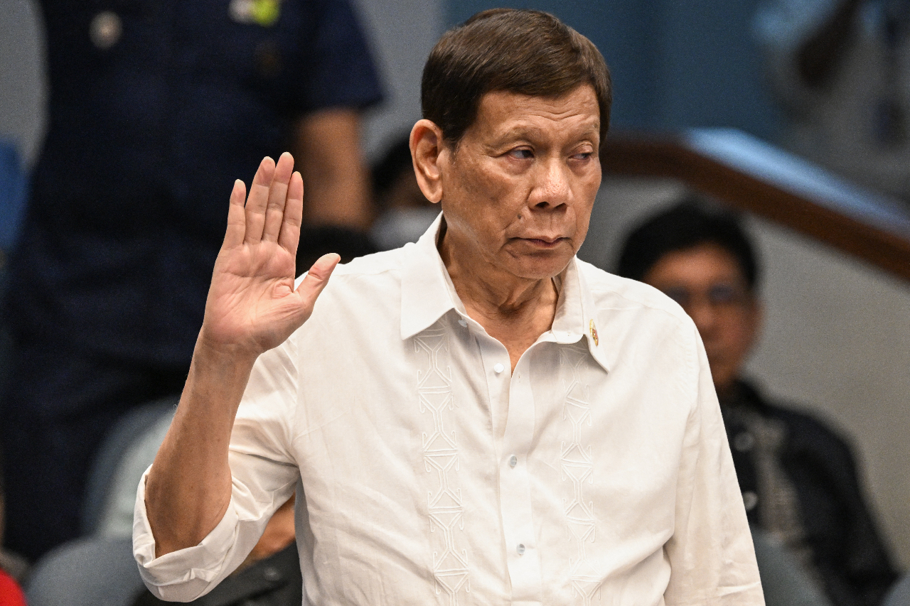 Duterte Ipinagdiriwang ang Kanyang Ika-80 Kaarawan sa Hague Prison; Pamilya at Mga Tagasuporta Nagtipon upang Magpahayag ng Pagsuporta