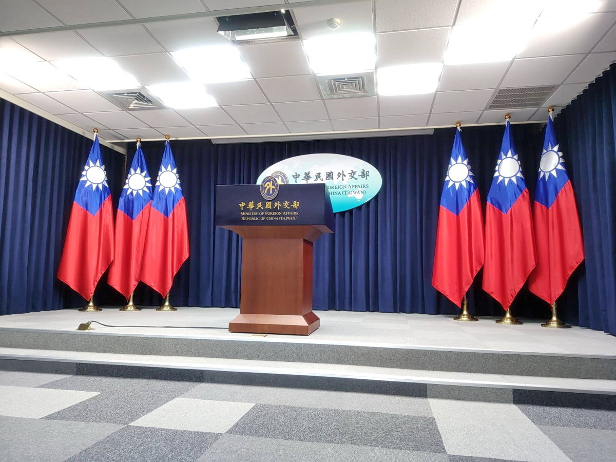 Inanunsyo ang military drill ng PLA; DFA: “Tsina ay tagalikha ng gulo”