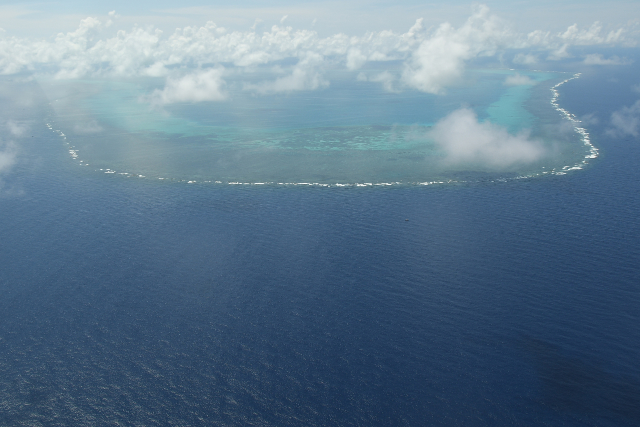 Panibagong Sigalot sa Huangyan Island (in the South China Sea)., Binatikos ng Pilipinas ang “Mapanganib” na Gawi ng China sa Karagatan