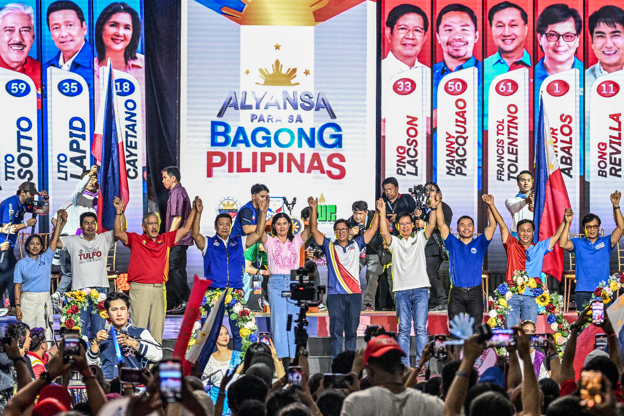 Kapangyarihan at Krisis: Ang Midterm na Laban ng Pamilya at Politika