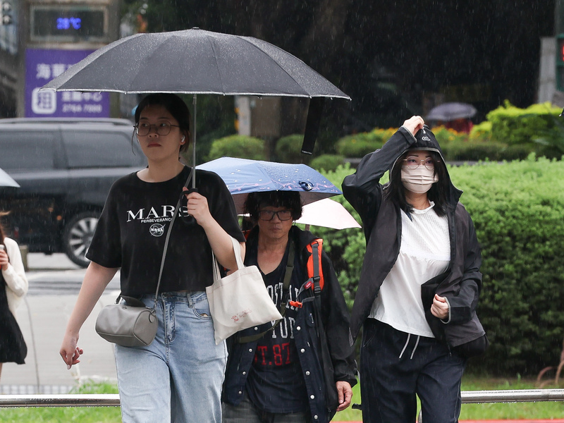 Papalapit na Low Pressure Area, Banta ng Malakas na Ulan sa Silangang Taiwan – CWA
